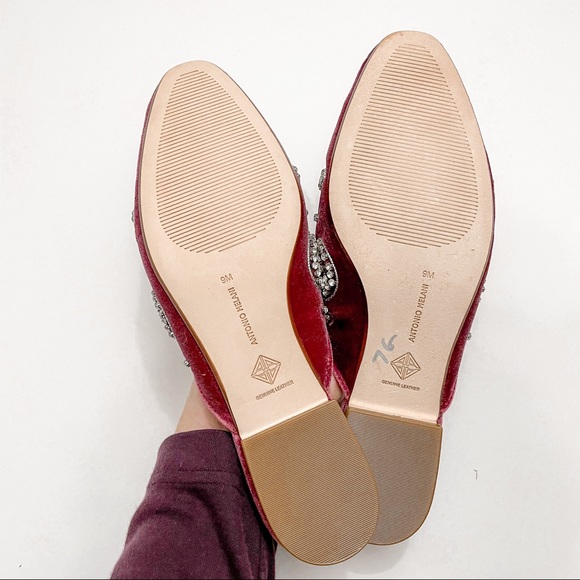 Antonio Melani Velvet Women's Oguna Beaded Mules - Picture 14 of 15